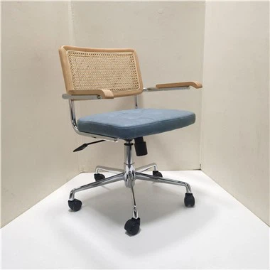 Rattan Chair with Wheel